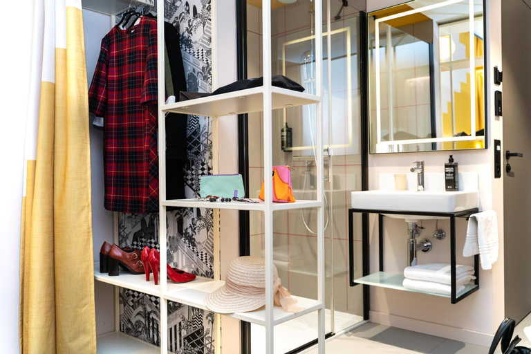 Bathroom 14