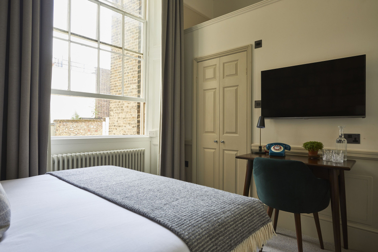 Bedroom 3, Room Mate Lime Tree, London