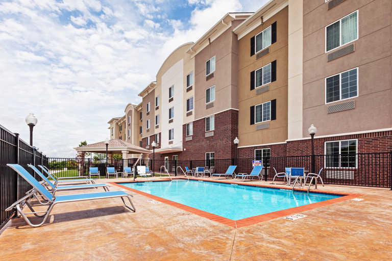 Sport & Beauty 3, Candlewood Suites MIDWEST CITY, Oklahoma