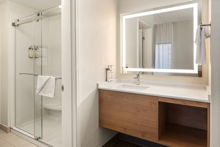 Staybridge Suites Minneapolis-Maple Grove - Tap to explore photos