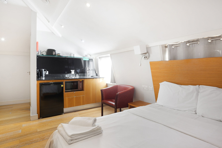 Bedroom 2, BeiRoom Hyde Park Apartments, London