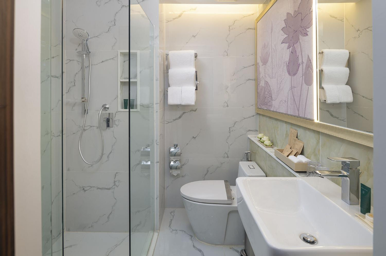 Bathroom 14