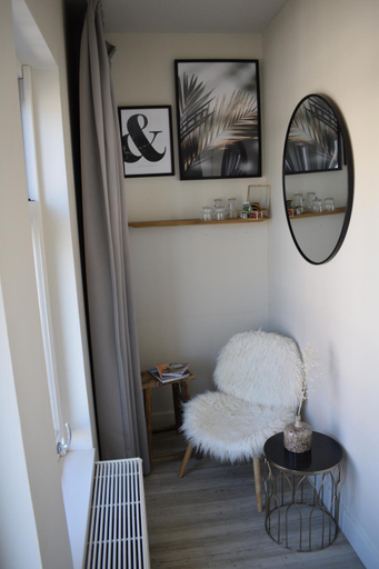 Others 2, Boutique Nouveau Van Ham, Breda