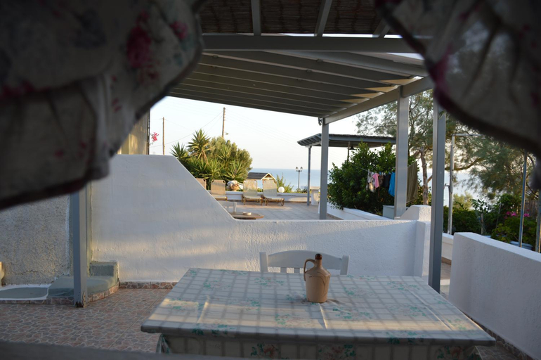 Food & Drinks, Avgerinou Studios, South Aegean