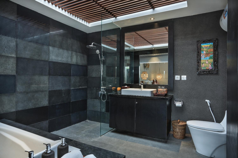 Bathroom 5, Pramana Zahill Kintamani, Bangli
