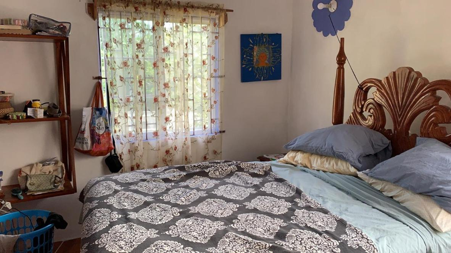 Bedroom 2, Robin Hood Guest House