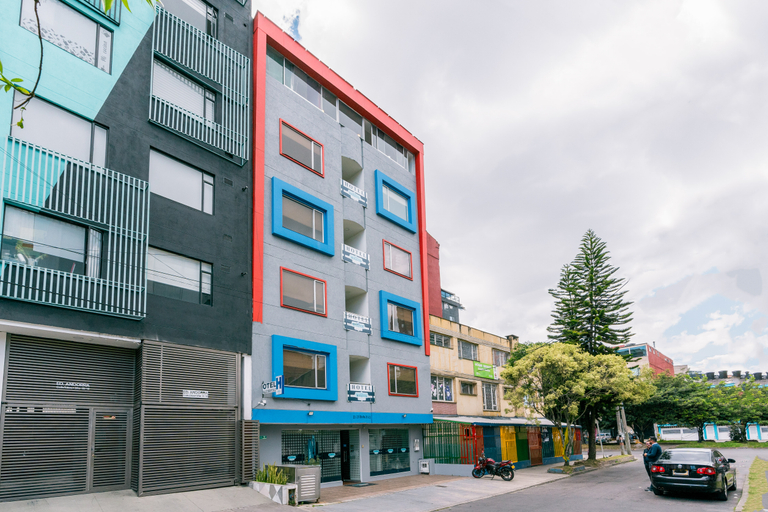 Exterior & Views