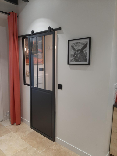 Bathroom 2, la studette du theatre, Hauts-de-Seine