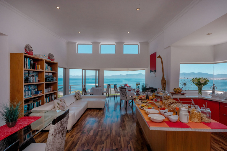 Food & Drinks 5, Sea Star Lodge, Overberg