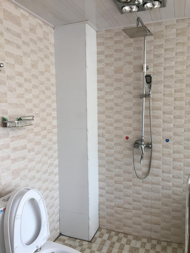 Bathroom 10