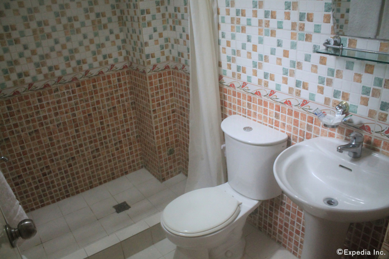 Bathroom 5, Casa Micarosa Hotel and Residences, Manila City