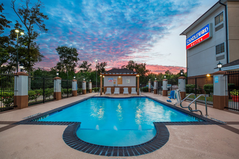 Sport & Beauty 2, Candlewood Suites LAKE JACKSON-CLUTE, Brazoria