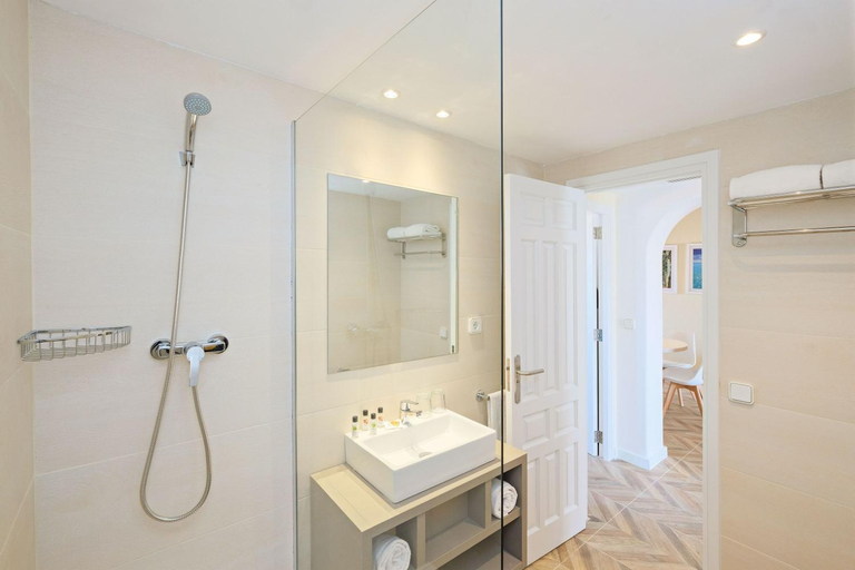 Bathroom 4, AzuLine Apartamentos Can Sanso, Baleares