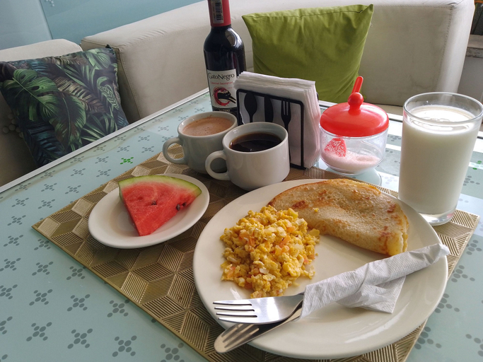 Food & Drinks, AW HOTEL LUXOR VERSALLES, Santiago de Cali