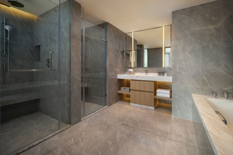 Bathroom 5, Courtyard by Marriott Shanghai Xujiahui, Shanghai