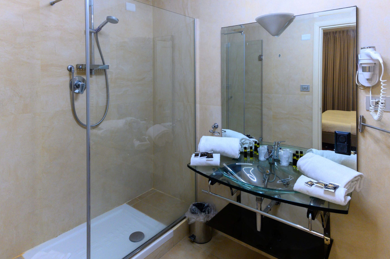 Bathroom 3, Green Park Hotel, Avellino