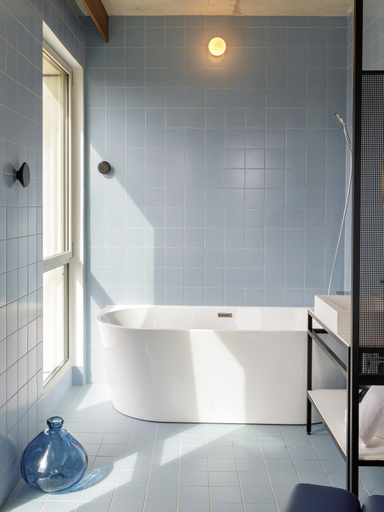 Bathroom 4, JOST, Gironde