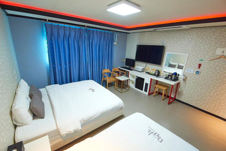 Bedroom 2, Busan Seomyeon Danube Hotel, Busanjin