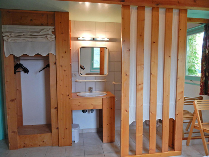 Bedroom, House with private pool and beautiful view, Drôme