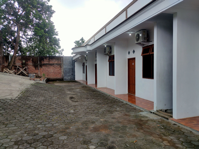 Exterior & Views 2, Hotel Arjuna Sari Bandungan, Semarang