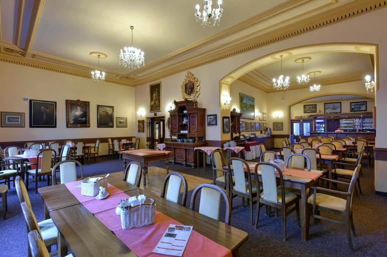 Food & Drinks 4, Hotel U Bileho kone, Sokolov