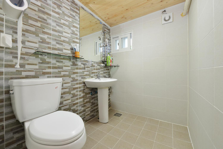 Bathroom 5, Dasomchae Hanok stay, Gwangsan