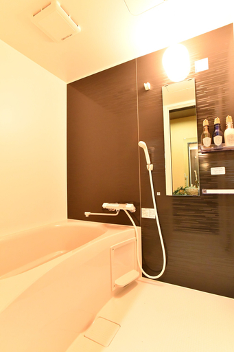 Bathroom 4, FL House Naniwa Sakura Hotori, Osaka