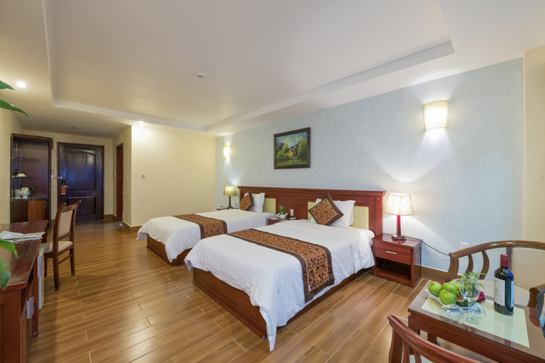 Bedroom 3, Tan Binh Hotel, Đồng Hới