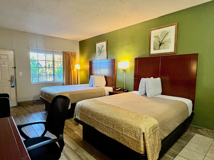 Bedroom 3, Travelodge Suites by Wyndham Lake Okeechobee, Okeechobee
