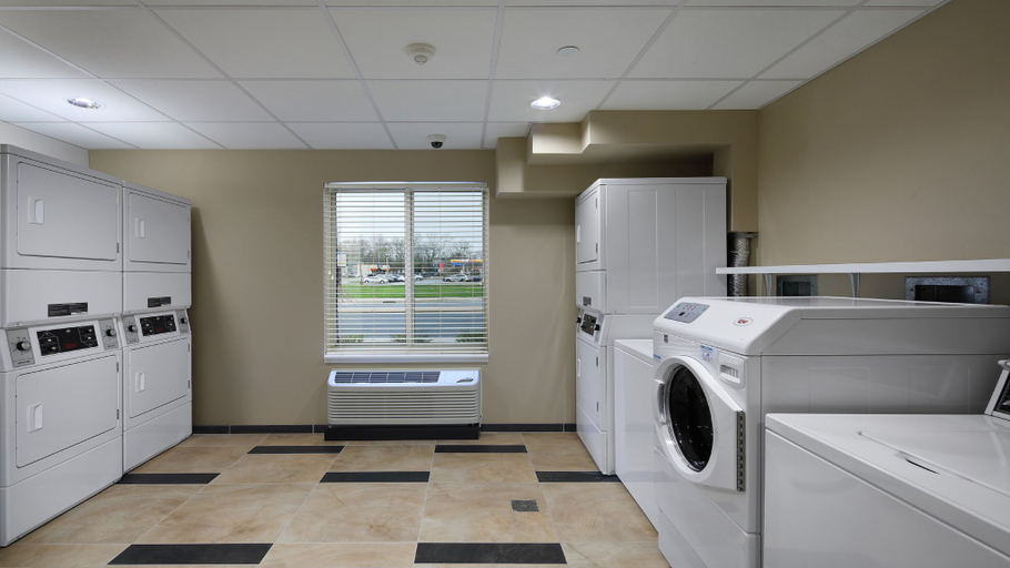 Bathroom 3, Candlewood Suites NEWARK SOUTH - UNIVERSITY AREA, New Castle