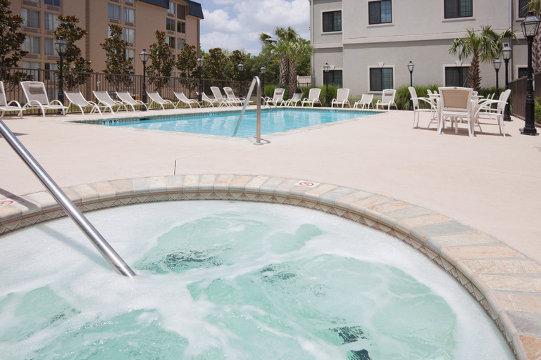 Sport & Beauty 4, Staybridge Suites LAFAYETTE-AIRPORT, Lafayette