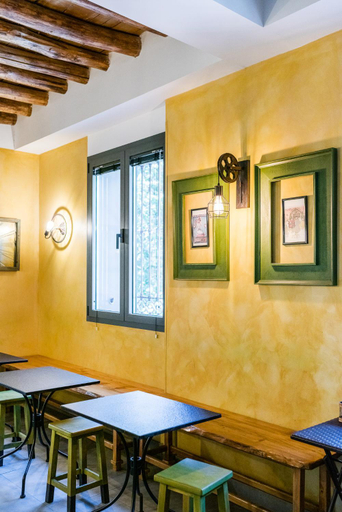 Food & Drinks 5, Hostel Carlota Braun, Granada
