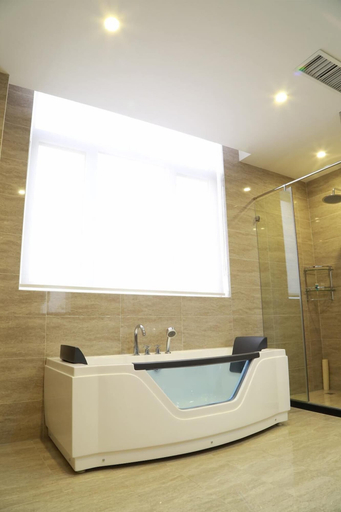 Bathroom 3, Huihao Business Hotel, Tianjin
