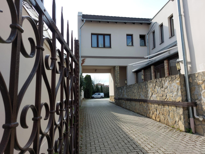 Others 5, Centro Panzio, Pacsa/Zalaegerszeg