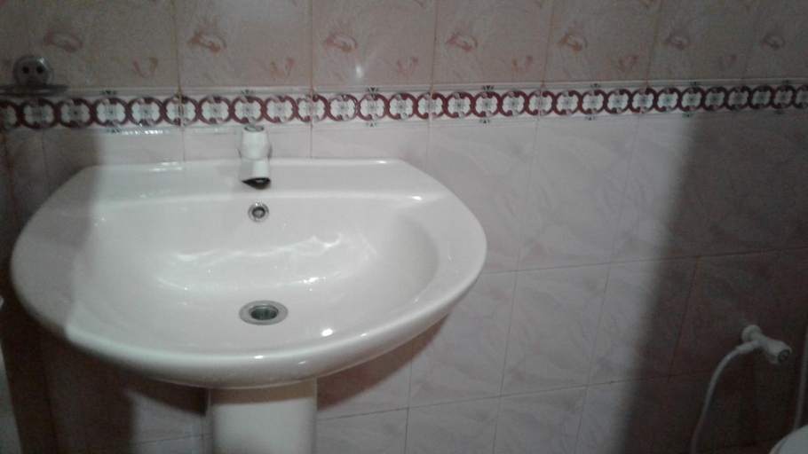 Bathroom 2, SA Village Hotel, Dambulla