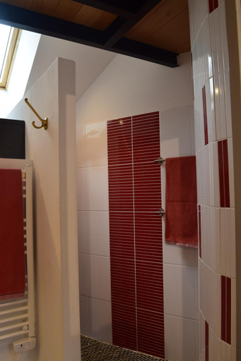 Bathroom 11
