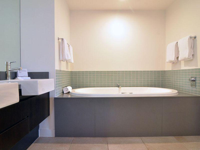 Bathroom 5, Temple Resort & Spa Port Douglas, Douglas