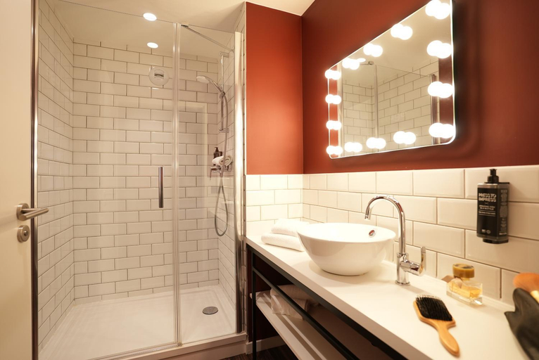 Bathroom 4, ibis Styles Lens Centre Gare, Pas-de-Calais