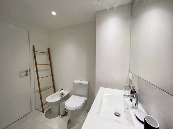 Bathroom 4, Albufeira Twins 2 With Pool by Homing, Albufeira