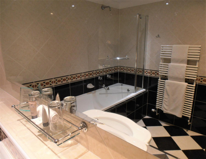 Bathroom 4, The Hollies Hotel, Somerset
