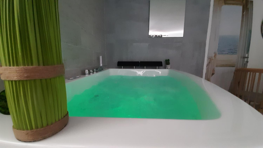 Others 5, Allegria Nimes Chambre Deluxe Spa, Gard