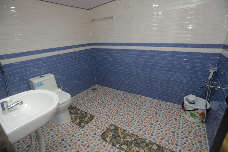 Bathroom 2, Gilead Holliday, Alappuzha