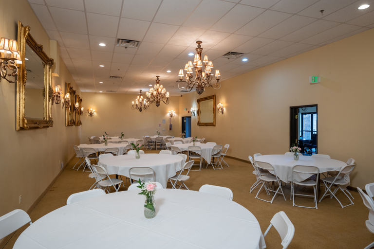 Food & Drinks 5, Silverland Inn and Suites, Storey