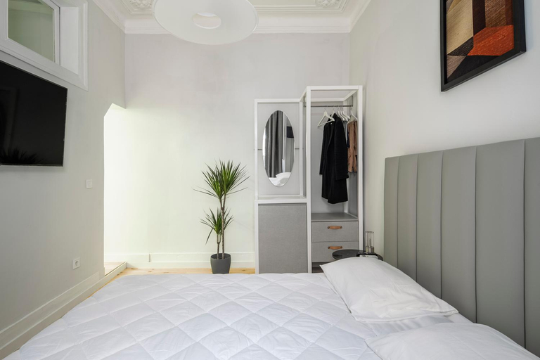 Others 3, Petit studio Rosa - Bairro Alto, Lisbon