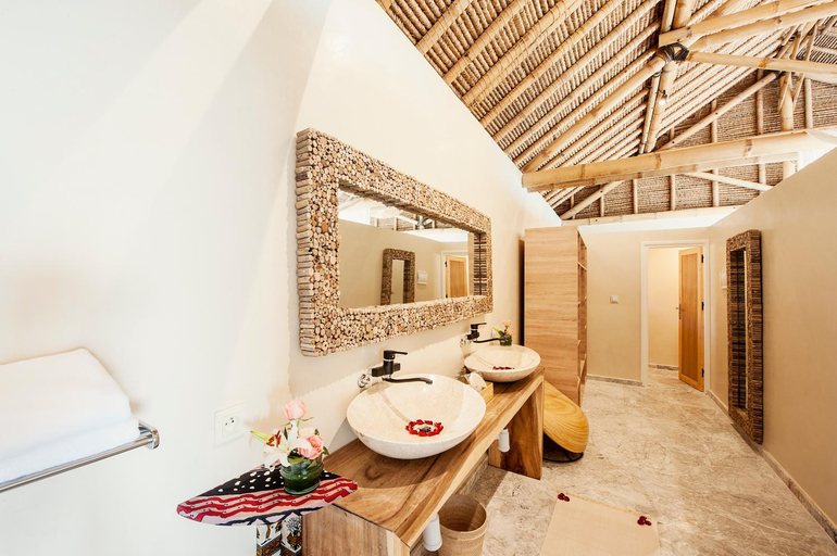 Bathroom 4, La Crique Nature and Spa