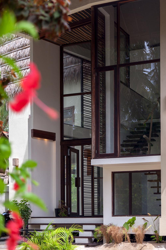 Exterior view, L'Osteria Luxe Beachfront B&B, General Luna