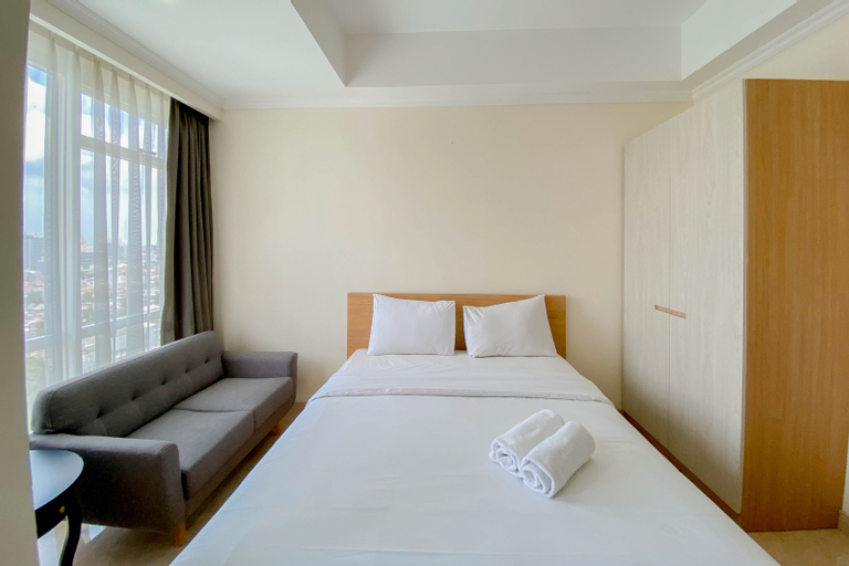 Bedroom 1, Modern Look Studio Room Menteng Park Apartment By Travelio, Central Jakarta