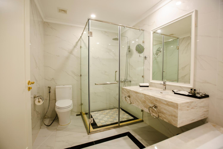 Bathroom 5, Minh Phu Diamond Palace hotel, Diễn Châu