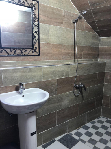 Bathroom 4, Hotel Nisrine, Chefchaouen