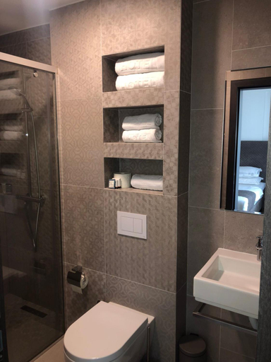 Bathroom 3, Qama Hotel, Priština